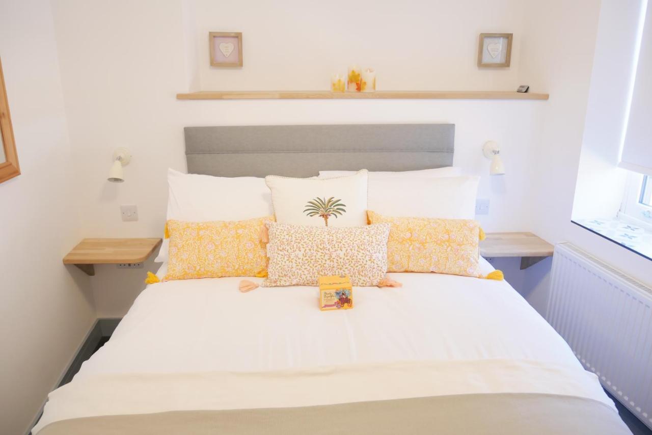 Sunset View, 2 Bedrooms In The Heart Of Holt With Parking Luaran gambar
