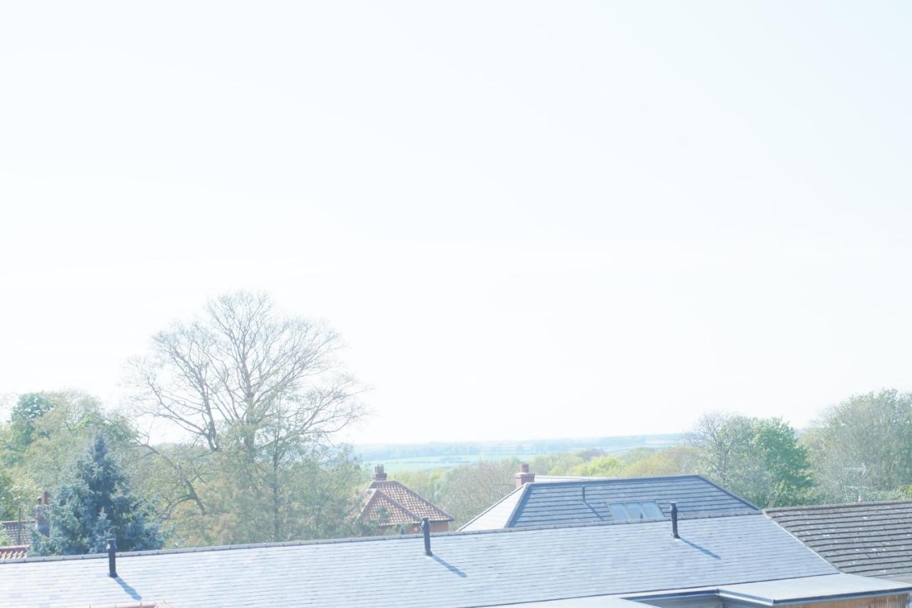 Sunset View, 2 Bedrooms In The Heart Of Holt With Parking Luaran gambar