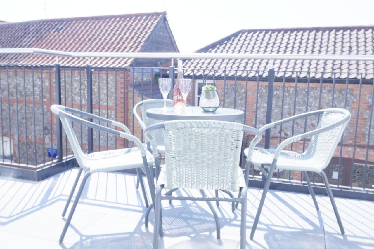 Sunset View, 2 Bedrooms In The Heart Of Holt With Parking Luaran gambar
